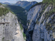 Drumul din Cheile Bicazului – atracție și acces în orice anotimp