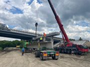 R. Moldova: montarea grinzilor pentru deschiderile 3 și 4 ale podului peste râul Bîc, situat pe drumul național M1