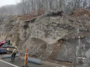 Județul Mureș: sunt montate plase de retenție pe #DN15, pe Valea Mureșului!