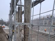 R. Moldova: lucrări de reabilitare a unui pasaj de cale ferată.