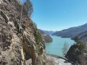 Județul Buzău: măsuri împotriva căderii stâncilor de pe versanții din zona localității Siriu.