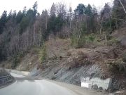 Județul Neamț: drum nou spre Stațiunea Durău, blocat de alunecări de teren