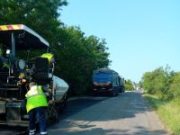 Județul Caraș Severin: pe drumul național DN 58, între Reșița și Caransebeș, se desfășoară lucrări de întreținere a carosabilului