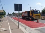 Se lucrează la o autostradă specială pentru mașinile electrice. Încarcă bateria prin asfalt