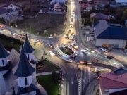 La Tg. Neamț a fost montat primul sens giratoriu modular din lume. În cazuri de forță majoră, poate fi demontat și remontat foarte ușor la forma inițială.