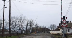 Lucrări de reparații la trecerea la nivel cu calea ferată, pe DN 59B, la Cărpiniș