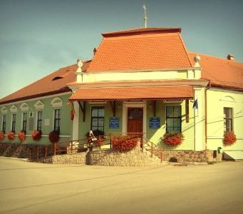 Județul Covasna: a fost semnat contractul de finanțare pentru asfaltarea străzilor din comuna Ghidfalău.