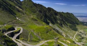 Se lucrează la „Drumul Regelui”, un proiect major de infrastructură care leagă comuna Petriș (județul Arad) de Vața de Jos (județul Hunedoara)