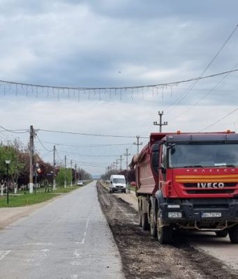 Județul Arad: modernizarea drumului județean Cermei-Șomoșcheș-Berechiu a ajuns satul Șomoșcheș.