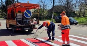 Lucrările de întreținere continuă pe 40 de sectoare ale drumurilor naționale din Republica Moldova