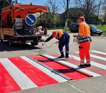 Lucrările de întreținere continuă pe 40 de sectoare ale drumurilor naționale din Republica Moldova