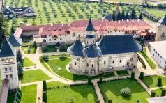 Veniți la Putna de luați Lumină!