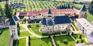 Veniți la Putna de luați Lumină!