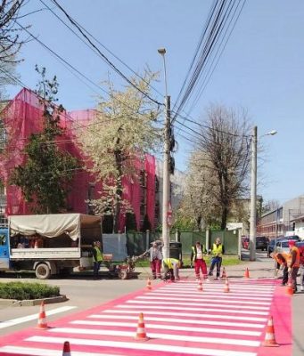 Echipele Citadin SA intervin pentru asfaltări, marcaje rutiere și reparații curente pe străzile din municipiul Iași