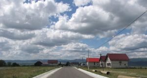 Județul Suceava: drumurile din comuna Berchișești sunt în plină modernizare!