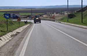 Județul Neamț: șantierul autostrăzii A7 impune restricții pe drumul județean DJ157, în zona intrării/ieșirii din localitatea Trifești spre localitatea Horia