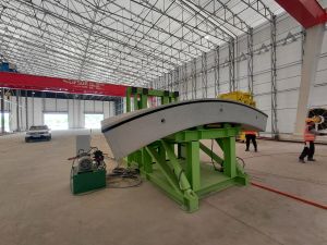 10 tone fiecare bucată, peste 16.000 de bucăți în total: două cifre care arată amploarea eforturilor depuse pentru realizarea tunelului Poiana, de pe secțiunea 3 a Autostrăzii Sibiu–Pitești.
