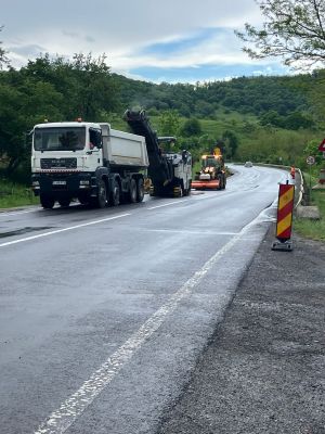 Au început reparațiile pe DN13, între Sighișoara și Târgu Mureș.