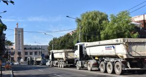 Modernizarea infrastructurii rutiere din municipiul Bârlad trece de promisiunile administrației și provocările tehnice