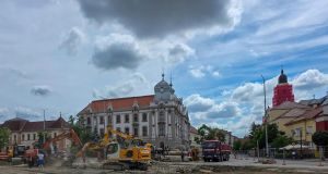În municipiul Oradea, pe axa Magheru – Republicii, șantierul este vizibil la nivelul întregului bulevard.