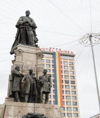 Piața Unirii din Iași a intrat într-un amplu proces de modernizare. Un spațiu simbol al istoriei naționale, readus la viață!