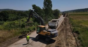 Județul Mehedinți: au început lucrările de modernizare a drumului județean DJ 671E, pe tronsonul Pârvulești – Căzănești