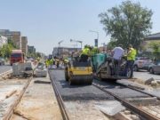 A început asfaltarea la liniile de tramvai de pe Bd. Prelungirea Ghencea din București!