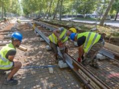A început montajul la prima șină de tramvai pe lotul 1, din București: este cel mai lung și mai complex, de 18 km.