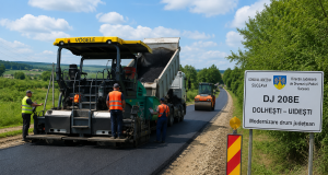 Județul Suceava: au început asfaltările pe DJ 208E, între Dolhești și Uidești.
