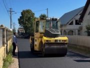 Asfaltările avansează în ritm susținut la Rădăuți. Zeci de străzi sunt modernizate prin investiții de peste 24 de milioane de lei