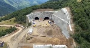 Prima galerie a tunelului Boița 1 de pe Autostrada Sibiu–Pitești a fost străpunsă. Un nou pas important pentru traversarea Carpaților!