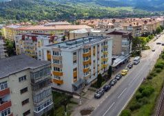 Orașul Comănești a reușit să construiască. Cum a transformat echipa lui Viorel Miron fondurile europene în investiții care se văd!