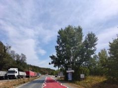 DRDP Timișoara: zone cu covor rutier de culoare roșie și afișaj electronic pentru informarea conducătorilor auto.