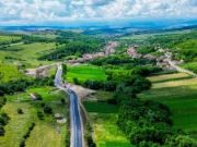 Județul Sibiu: se așterne covor asfaltic pe drumul județean DJ 106G, dintre Apoldu de Jos și Ludoș