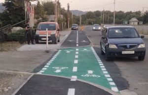 Comăneștiul face un nou pas spre mobilitate verde: pistele de biciclete de pe malul Trotușului, gata să fie date comunității!