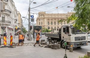 Municipiul București: au început lucrările de reparații a trotuarelor de pe Bd. Regina Elisabeta!