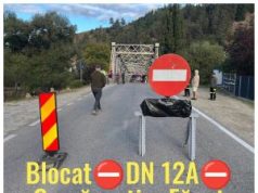 Podul de pe DN12A, la Ciobănuș, a cedat după trecerea unui utilaj greu, deși avea restricție de 7,5 tone. Traficul dintre Moldova și Transilvania, blocat