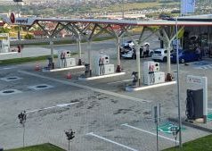CNAIR: astăzi au fost deschise două noi benzinării moderne în zona Variantei Ocolitoare (VO) Suceava/DN2!