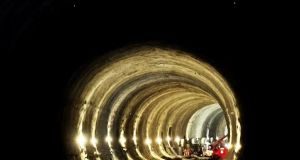 DRDP Timișoara: excavațiile pentru galeriile tunelului lung de pe șantierul A1 Margina – Holdea au ajuns la ultimii metri