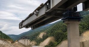 Lansarea tablierului metalic la Viaductul 23, pe A1 Sibiu–Pitești