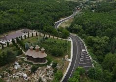Județul Vaslui: drumul DJ 245L către Mănăstirea Pârvești a fost modernizat.