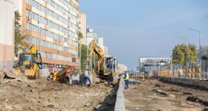 Prelungirea Ghencea: Lucrările la tronsonul 3 avansează. O conductă de gaze, descoperită în zona viitoarei linii de tramvai