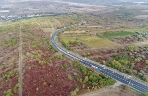 Au fost finalizate lucrările de întreținere periodică pe circa 22 km ai drumului R3, în raioanele Ialoveni și Hîncești