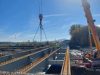 Avansează lucrările la podul de pe DN 2E, la Vicovu de Sus. Firma Geiger a început montarea grinzilor metalice