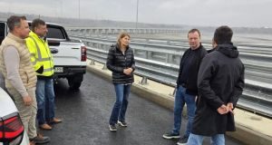 Autostrada Sibiu – Făgăraș (A13): a început montarea ultimului segment metalic la podul în arc de pe Tronsonul 3 (Arpașu de Jos – Sâmbăta de Sus)!